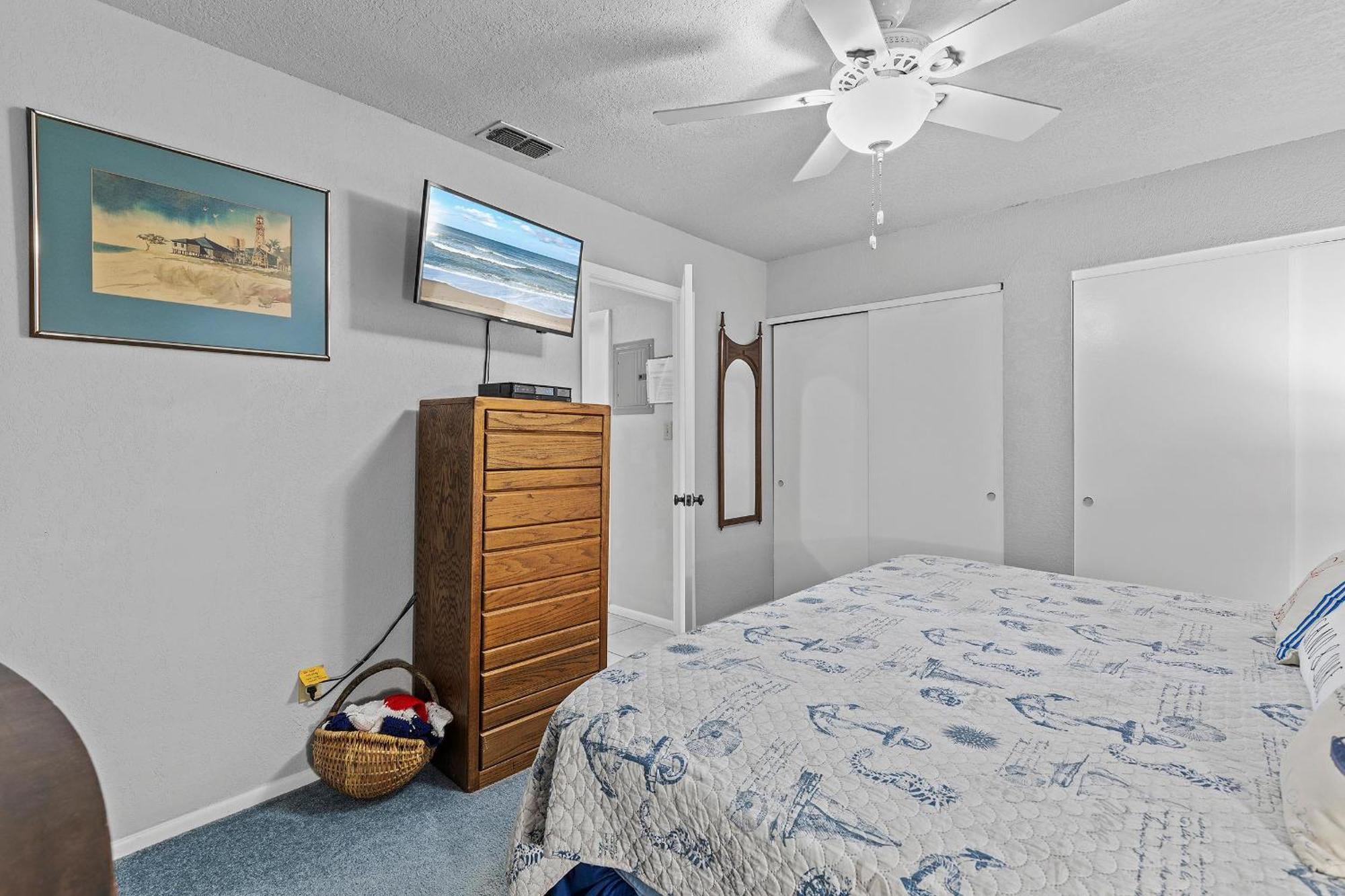Colony Club 209